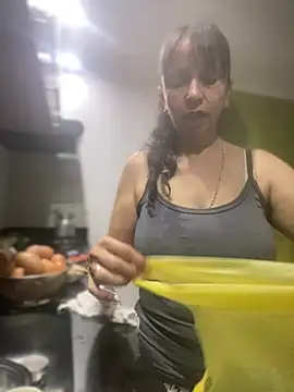 Soy Camila8 online show from June 16, 2026, 12:35 am