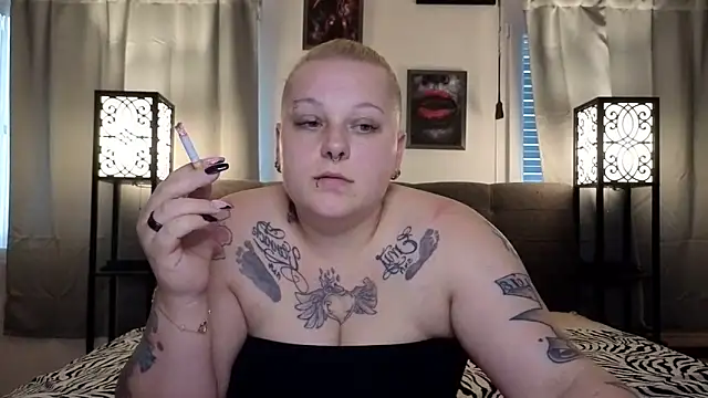 Lady Peggi online show from May 15, 2026, 3:19 pm