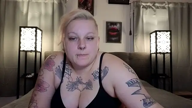 Lady Peggi online show from May 22, 2026, 9:09 pm