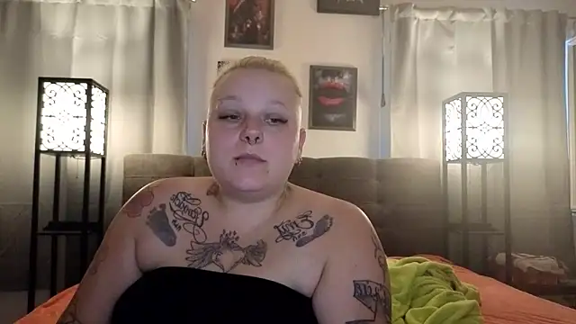 Lady Peggi online show from June 11, 2026, 6:28 pm