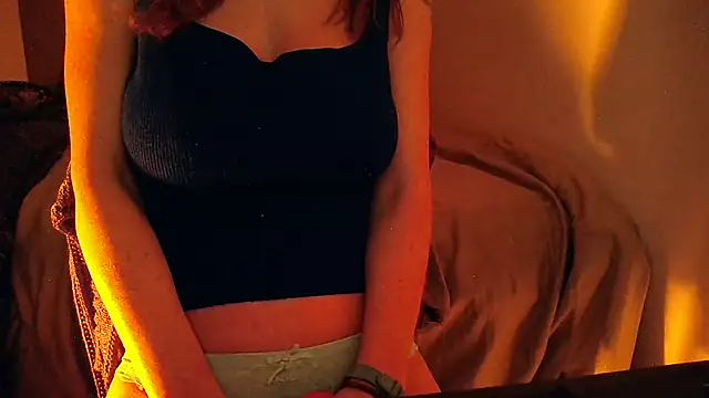 Snapshot of Carlyfr chatting on March 20, 2025, 8:40 pm Carlyfr online show from March 20, 2025, 8:40 pm