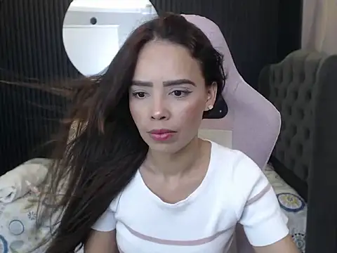 naomis 36 online show from May 5, 2026, 2:03 pm
