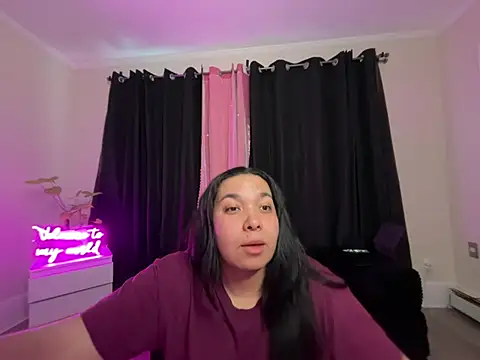 ValenLux online show from May 12, 2026, 2:25 pm