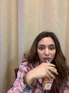 Lilywant online show from June 14, 2026, 4:09 pm