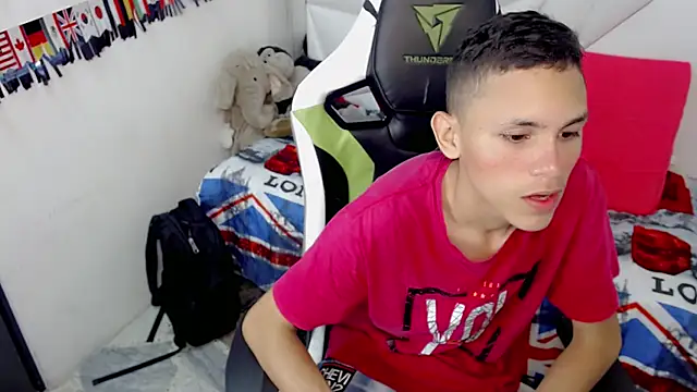 sombra 18 online show from May 5, 2026, 3:25 am