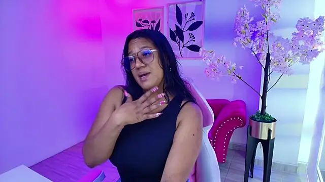 Snapshot of Isabella_rows chatting on July 18, 2026, 7:50 pm Isabella rows online show from July 18, 2026, 7:50 pm