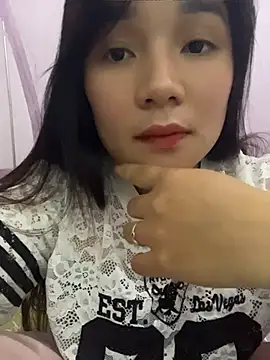 Snapshot of Lyly_damdang chatting on May 9, 2026, 9:14 am Lyly damdang online show from May 9, 2026, 9:14 am