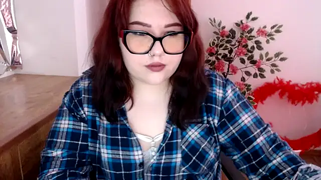 KarolinasHot online show from June 10, 2026, 6:51 pm