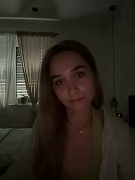 LillyStarr online show from June 25, 2026, 2:43 pm