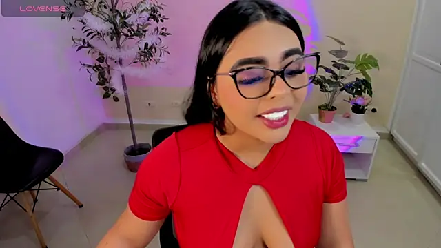 Snapshot of Margot_Robie chatting on May 11, 2026, 2:45 pm Margot Robie online show from May 11, 2026, 2:45 pm