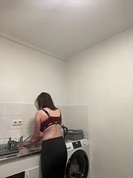 LindaLee90 online show from June 13, 2026, 3:54 pm