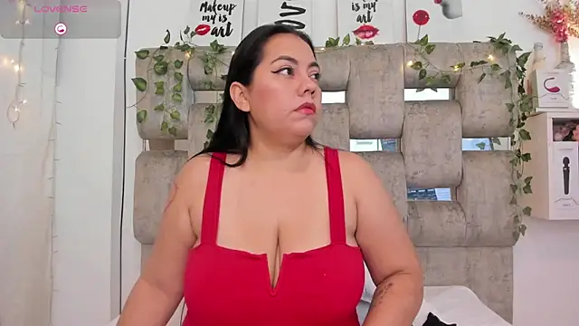 EmmyBellamy online show from June 10, 2026, 12:37 pm