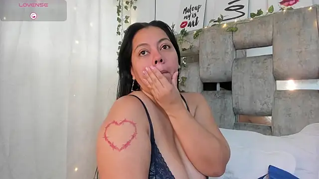EmmyBellamy online show from June 12, 2026, 12:48 pm