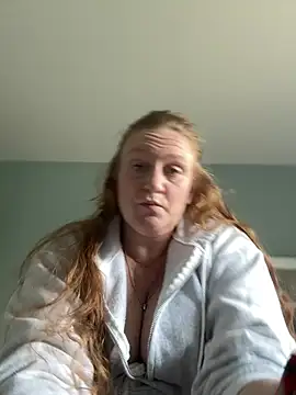 Snapshot of Kellilyn10 chatting on June 25, 2026, 5:50 pm Kellilyn10 online show from June 25, 2026, 5:50 pm