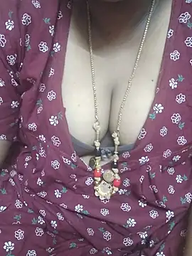 tamilkavitha123 online show from July 11, 2026, 5:26 pm