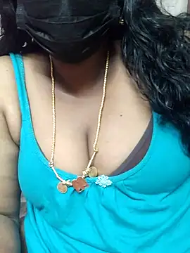 tamilkavitha123 online show from July 28, 2026, 6:20 pm