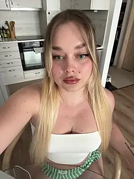 lilixcake online show from May 8, 2026, 1:27 pm