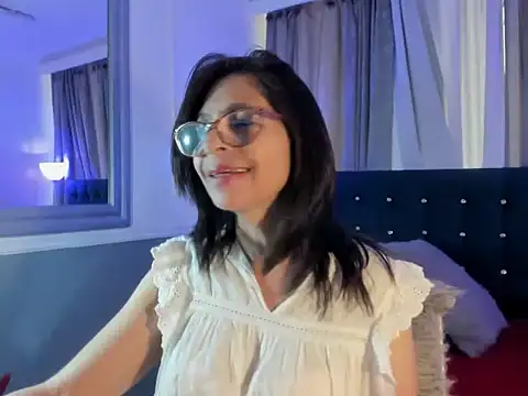 Snapshot of lena_gray chatting on June 4, 2026, 4:57 pm lena gray online show from June 4, 2026, 4:57 pm