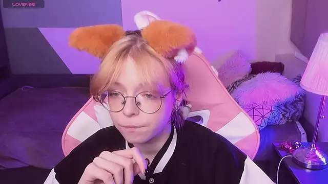 FoxxyyPolly online show from May 29, 2026, 5:27 am