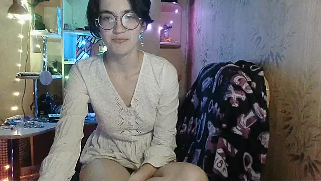 Alessa Kiss online show from May 17, 2026, 3:19 pm