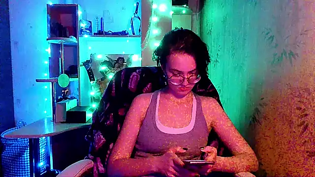 Alessa Kiss online show from May 21, 2026, 12:56 pm