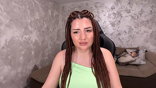 Snapshot of SophiePale chatting on February 11, 2025, 9:14 pm SophiePale online show from February 11, 2025, 9:14 pm