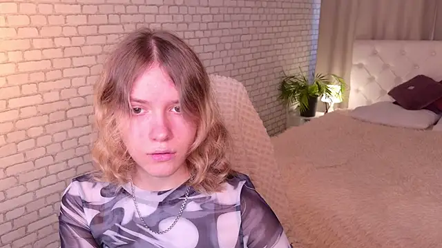 MilanaRayy online show from June 20, 2026, 5:10 am