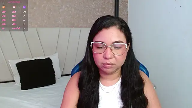 Snapshot of AliceSmity__ chatting on June 9, 2026, 3:34 pm AliceSmity online show from June 9, 2026, 3:34 pm