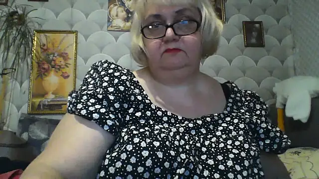 MarinaFarina53 online show from June 9, 2026, 4:51 pm