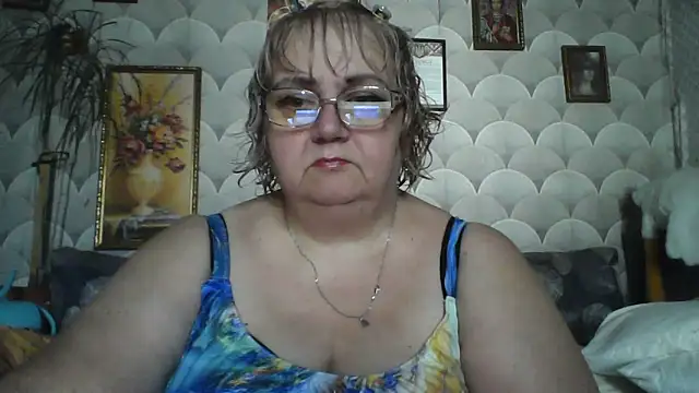 MarinaFarina53 online show from June 28, 2026, 5:02 am