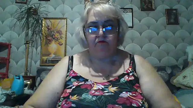 MarinaFarina53 online show from June 30, 2026, 6:09 pm