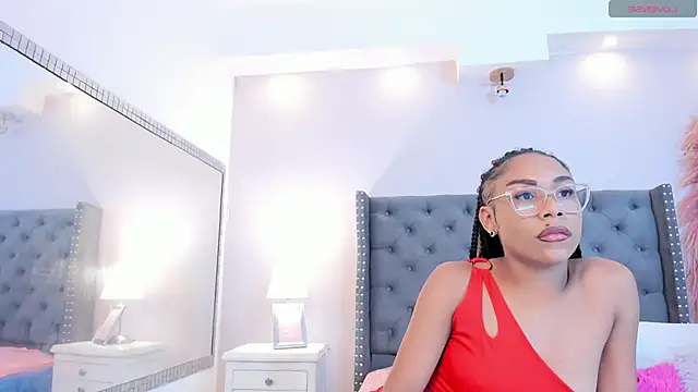 Erikaamore online show from June 14, 2026, 3:25 pm