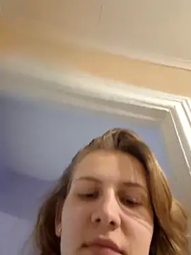 mooniekiss online show from May 15, 2026, 4:14 pm
