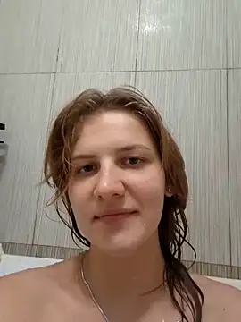 mooniekiss online show from May 29, 2026, 7:01 pm