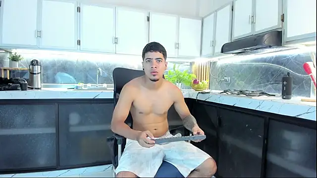 Snapshot of criss_hardcock_ chatting on June 21, 2026, 2:30 pm criss hardcock online show from June 21, 2026, 2:30 pm