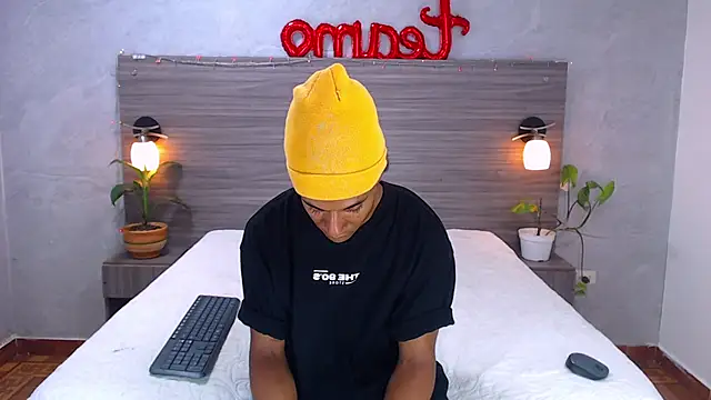 Dilan Hall online show from June 5, 2026, 8:03 pm
