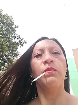 Snapshot of Vely_ chatting on July 15, 2026, 8:14 pm Vely online show from July 15, 2026, 8:14 pm
