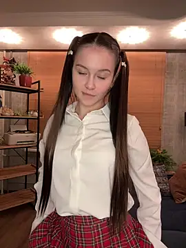 EvaHearts online show from May 9, 2026, 9:31 pm