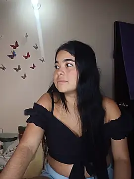 Snapshot of MiiaHott_W chatting on July 21, 2026, 6:32 pm MiiaHott W online show from July 21, 2026, 6:32 pm