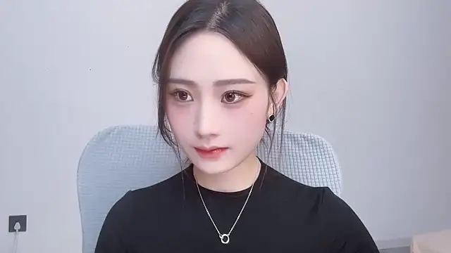  222Mia online show from May 28, 2026, 2:53 am