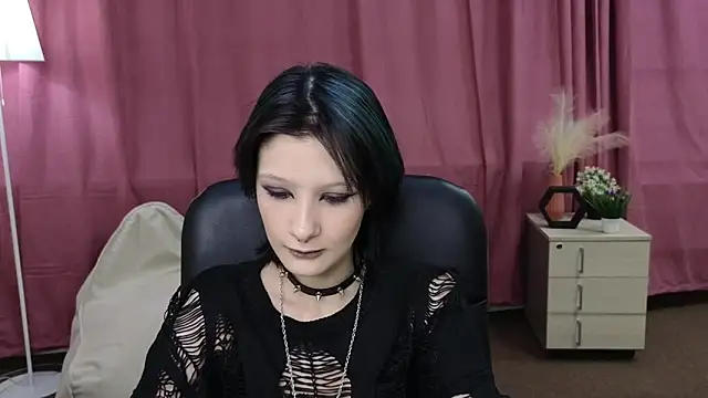 PearleneBolfa online show from May 13, 2026, 11:40 am