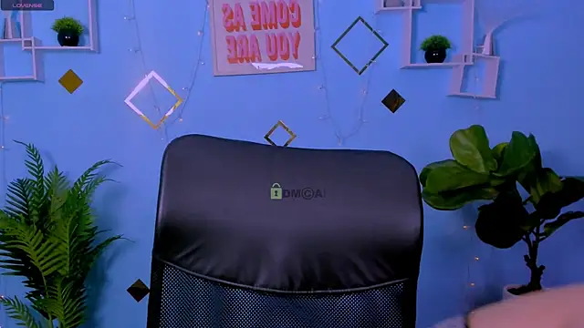 Snapshot of shadow_kiss_ chatting on July 10, 2026, 8:40 am shadow kiss online show from July 10, 2026, 8:40 am