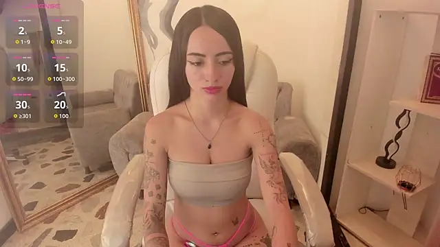 DakotaBabyy  online show from May 20, 2026, 10:49 pm