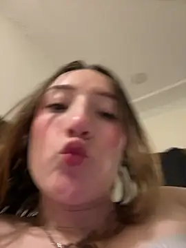 Snapshot of Valery_Salmons chatting on July 18, 2026, 2:38 am Valery Salmons online show from July 18, 2026, 2:38 am