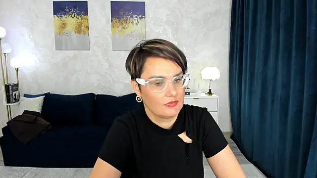 Snapshot of MayaNoire chatting on June 10, 2026, 8:08 pm MayaNoire online show from June 10, 2026, 8:08 pm
