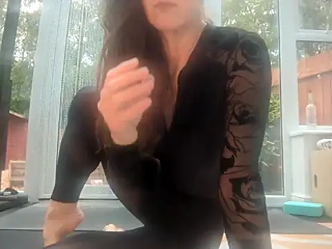 Lady T  online show from May 19, 2026, 11:27 am