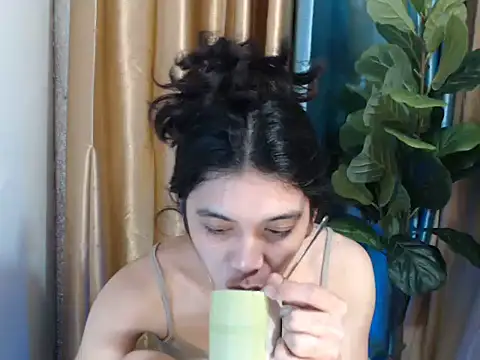 RoseAmarie online show from August 5, 2026, 11:57 am