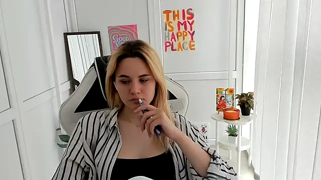 Emma starrs  online show from June 10, 2026, 6:45 am