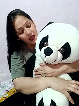 simmy14321 online show from June 7, 2026, 6:17 am