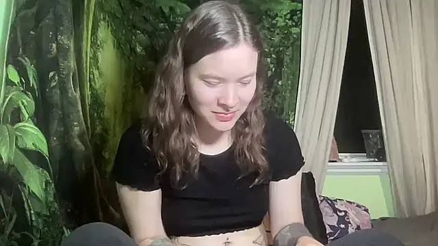 mo0ngoddess online show from February 15, 2026, 8:24 am